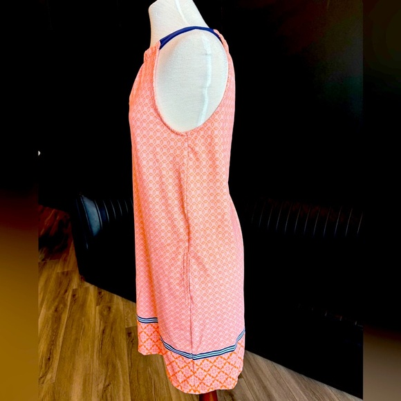 Sleeveless dress in soft orange & white pattern - Picture 3 of 5